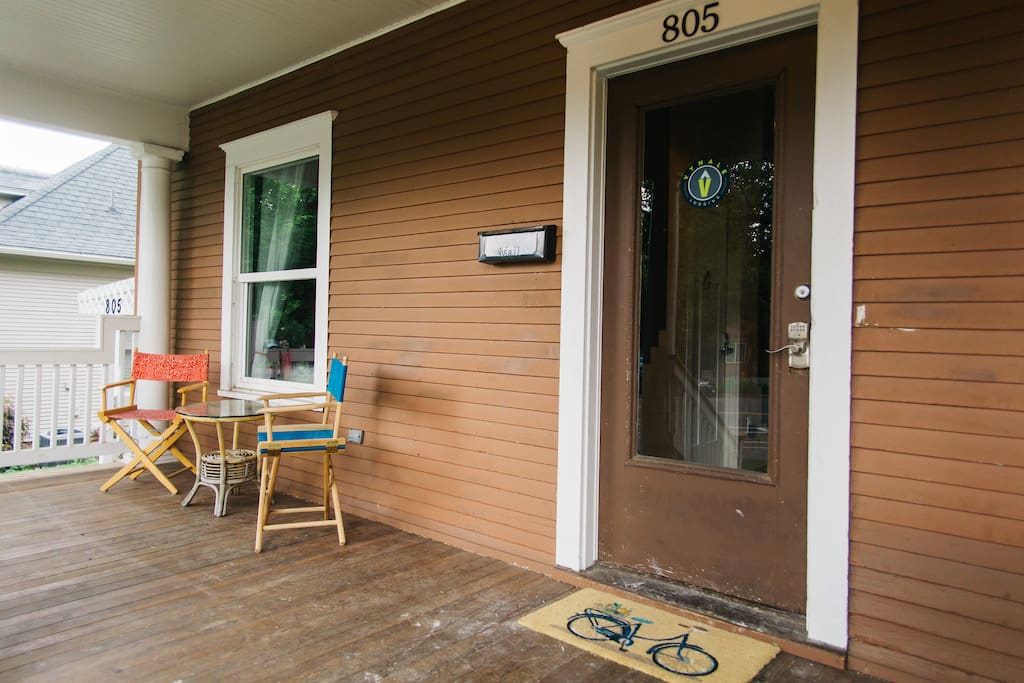 Front porch common area