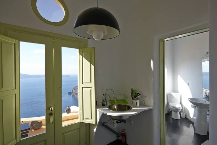 “Sensyo” entire cave home with unique sea views gallery image 4