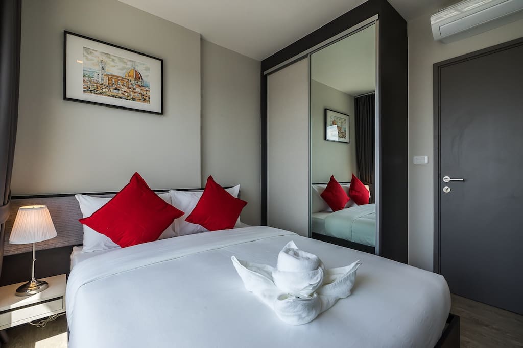 Queen sized bedroom