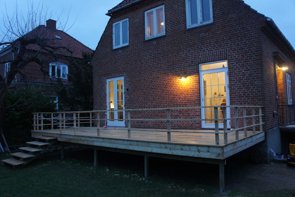 Outdoor: Main balcony (newly restored)