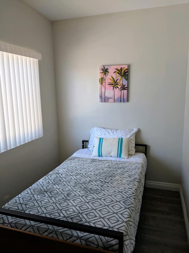 First bedroom (dual trundle bed)