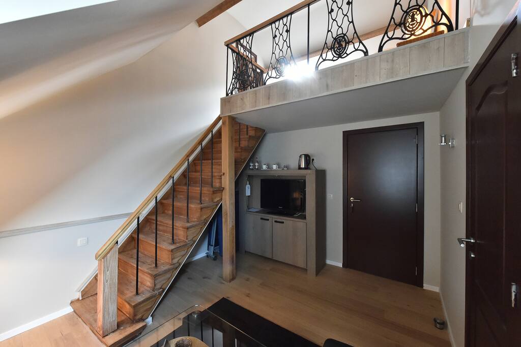 mezzanine