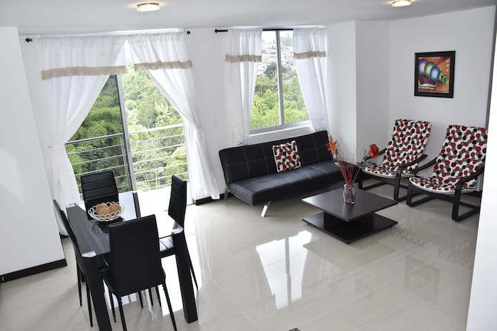 Apartamento grande, nuevo y bonito en Armenia.