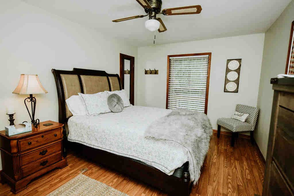 Master bedroom with Queen size bed