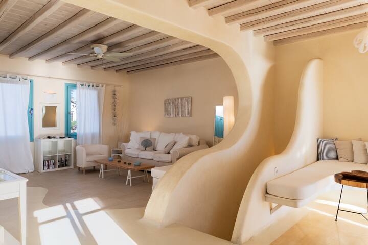 Cycladic luxury and comfort in Kalo Livadi gallery image 5