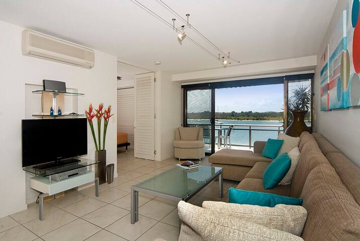 2 Bedroom with Noosa River Breezes gallery image 2