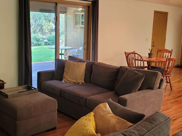 Oceana Getaway: Peaceful, Clean, 4 Min To Beach! - Florence, OR