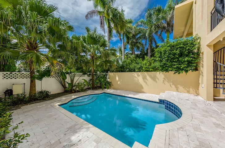 **BRAND NEW BEACHFRONT** Private Poolside Villa