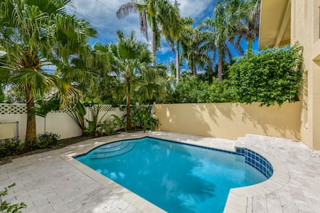 **BRAND NEW BEACHFRONT** Private Poolside Villa