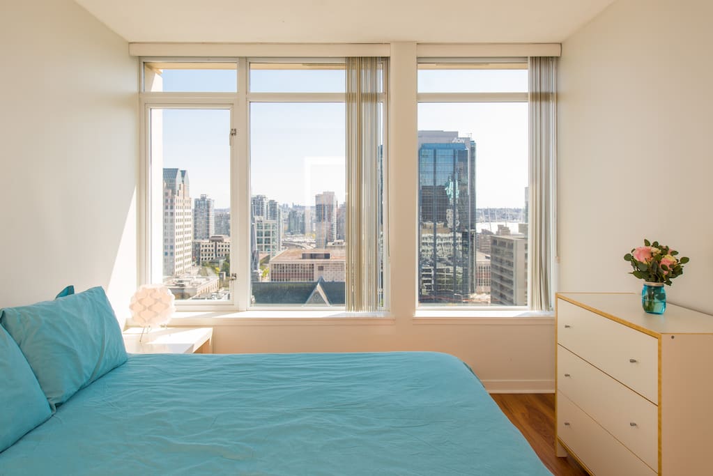 Luxury queen size bed with east views