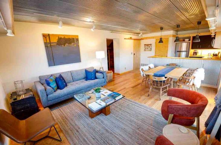 Commander-North Bin. DT Stillwater. River Views! gallery image 2