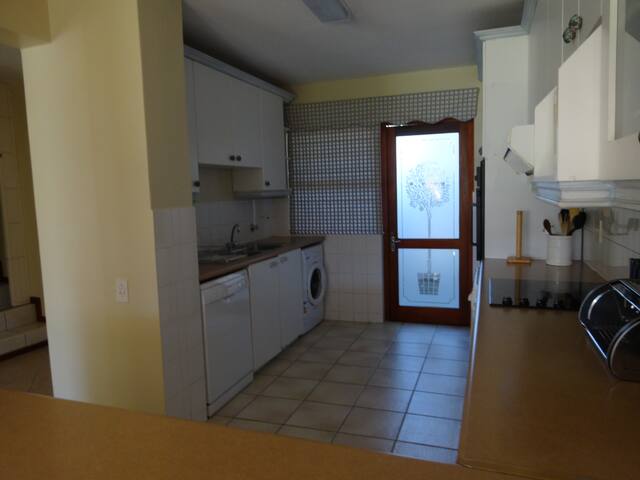 Lovely home in Seaglade, Hout Bay gallery image 5