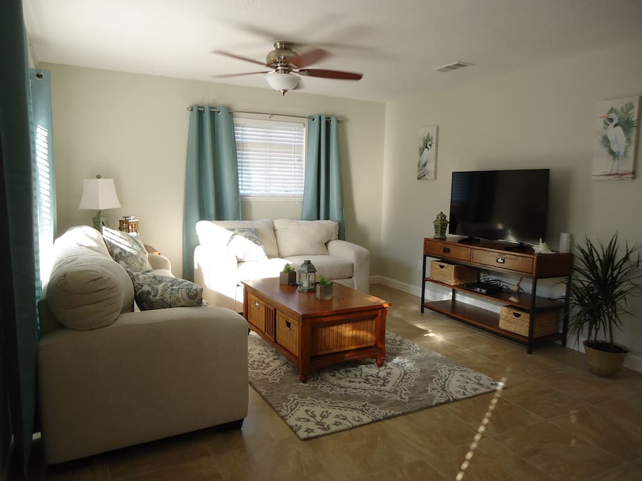Relax and watch TV or Netflix
