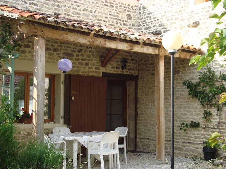 Porch leading into Les Deux Puits.