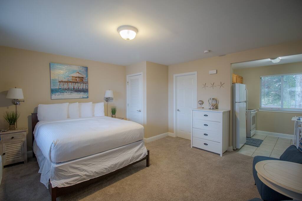 Oak Shores Studio 4