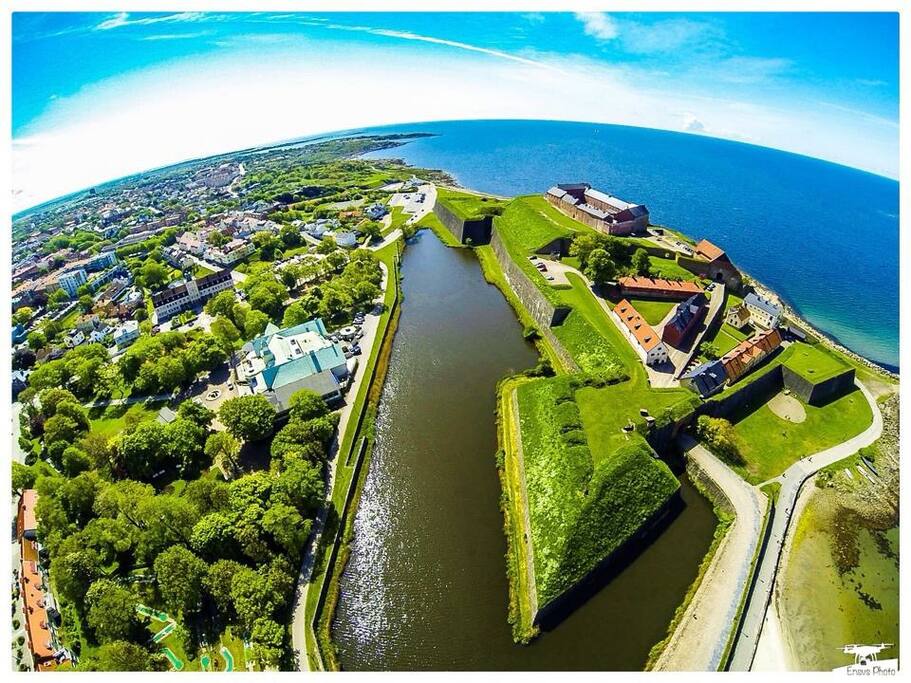 Inspirationsbild: Varberg, med dess kust, stadskärna och vår fästning