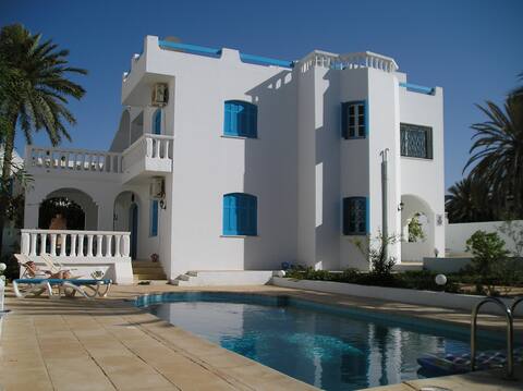 Individual Villa with Pool