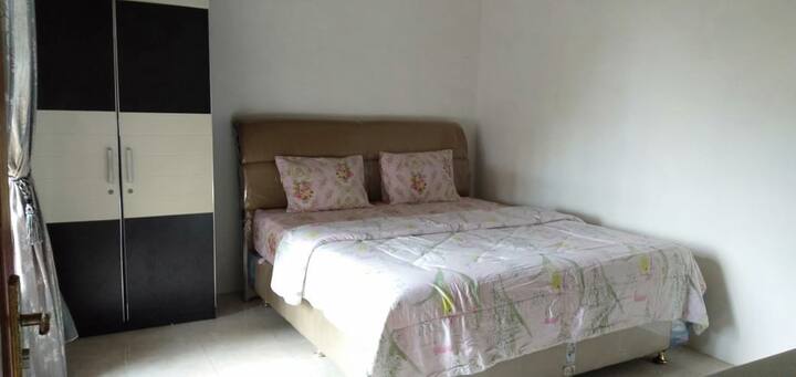 Second bedroom is also fully furnished and includes a Kingsize bed.