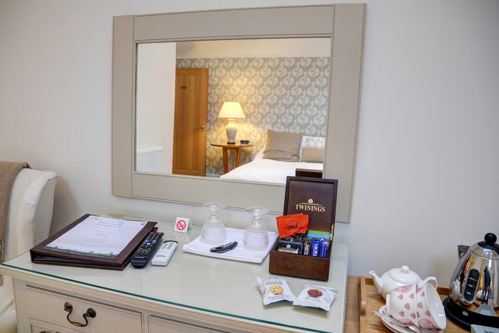 Dressing table