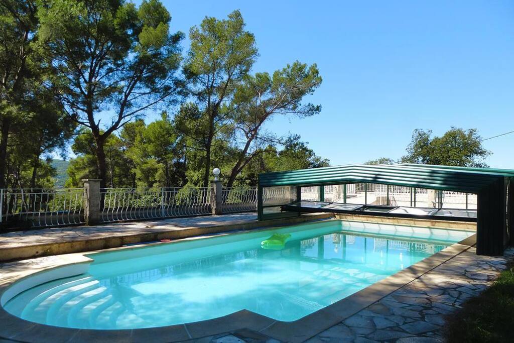 piscine sous les pins de 12 metresx5metres