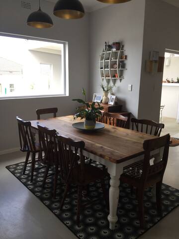 Modern Entertainer’s Dream (with Solar Power) gallery image 4