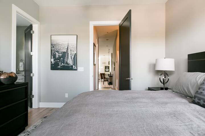 Choose from Three Sunny Decks in Desirable Gulch South gallery image 5