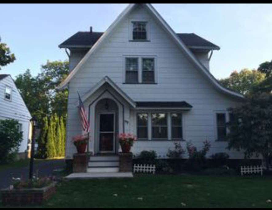 Front view of home