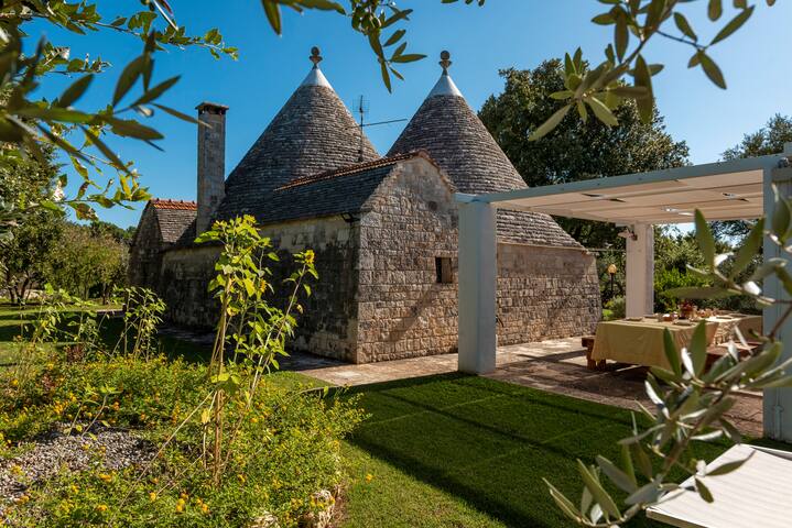 Charming Trulli with Pool for 8 people in Monopoli gallery image 5