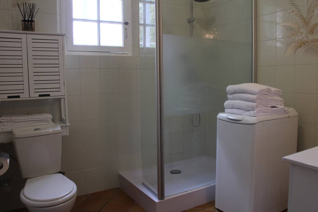 Salle d'eau chambre 4
