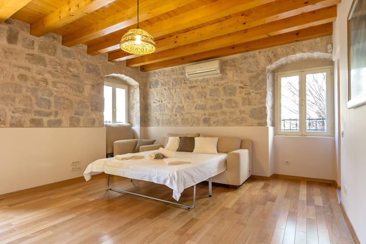 Dhomë gjumi në ambient të hapur
