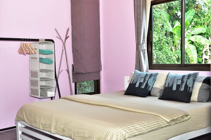 King-sized bedroom w/ private balcony - Binlar 6