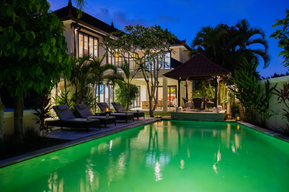 Villa in South Kuta · 3 bedrooms · 3 beds · 3 private baths, comparable Airbnb