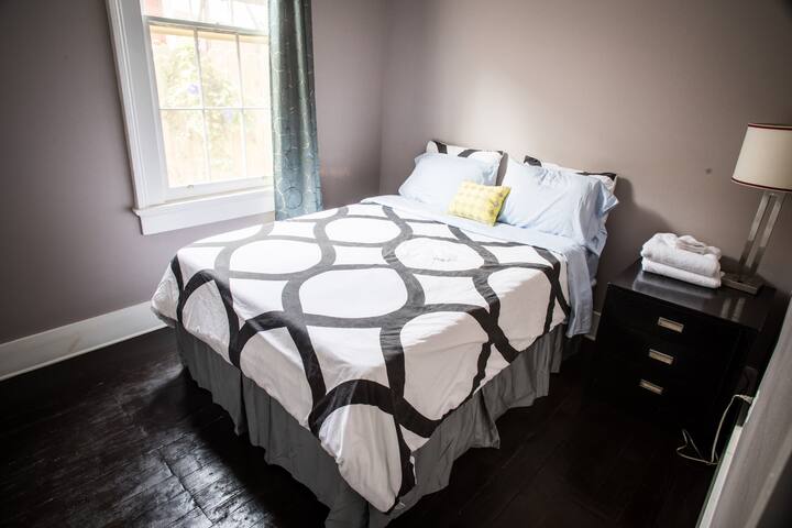 Bluesy Fairytale Walk 2 Frenchmen & French Quarter gallery image 5