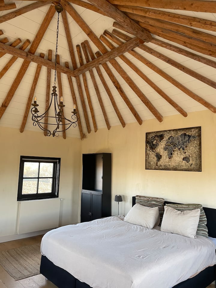 ● www.vandeldencb.nl 

》 ● + 316 33 37 3539