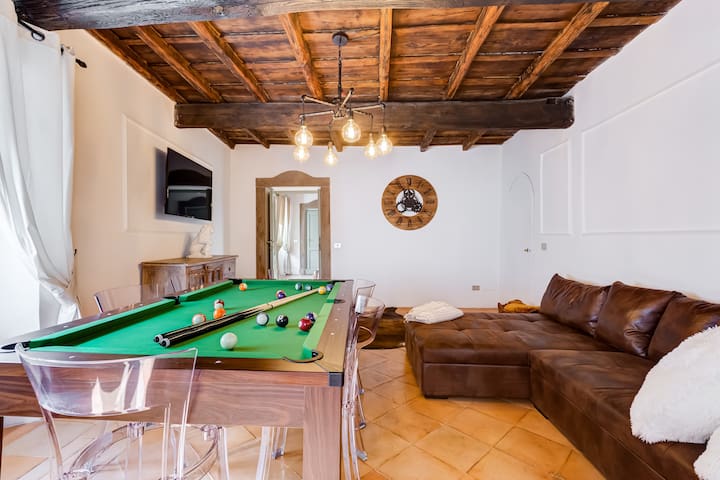 ★ ★ ★ ★ ★ NAVONA SQUARE – RomeDreamHome -Satinized gallery image 3