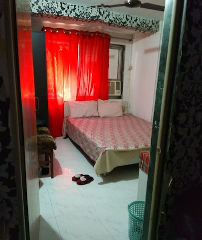 Cosy private room in the heart of the suburbs Juhu