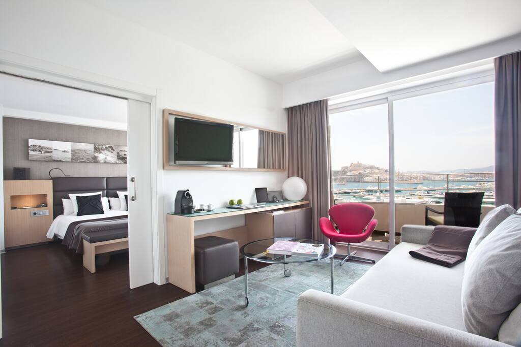 Suite Dalt Vila with frontal Sea View, OD Smart and airport transfer complementary 3