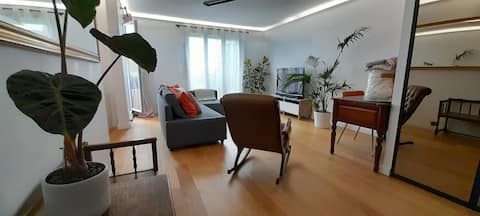 Top Airbnb: Equipped & quiet family apartment in Lyon