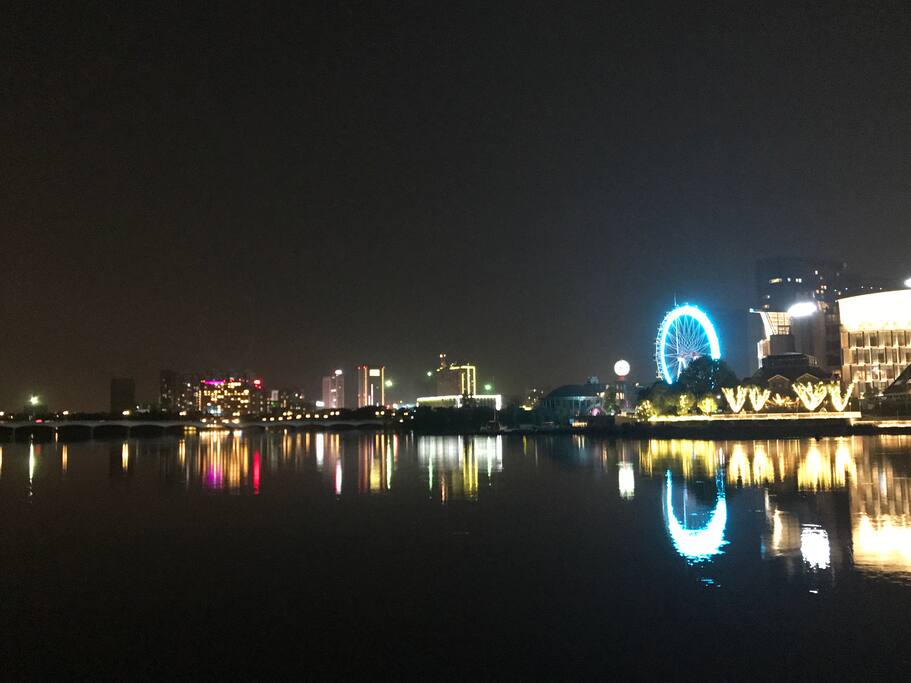 湖边夜景