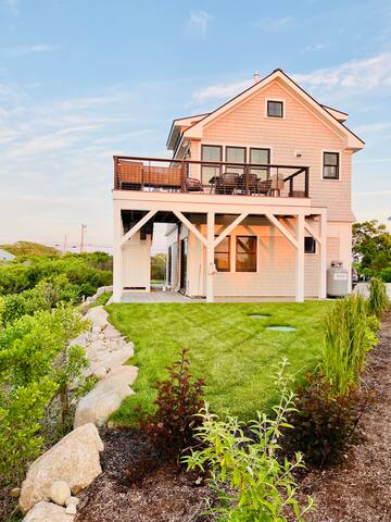 Luxurious Waterfront Beach House at Matunuck beach gallery image 3