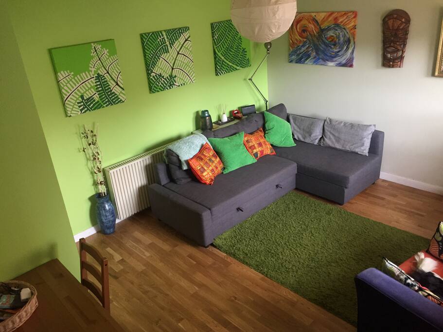 Guest room with sofa bed
