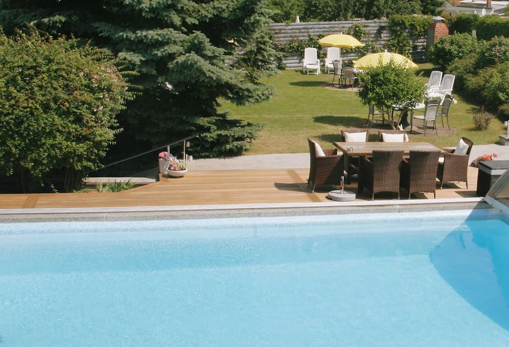 Pool - kostenlos (Mai - Sept.), in nur 200 Meter Entfernung
