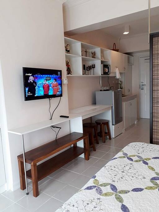 Fully furnished with flat tv screen with cable, wifi.....