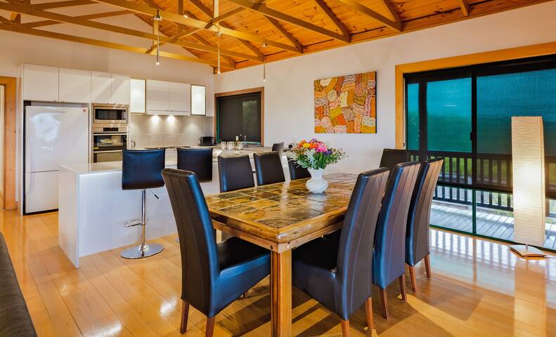 Dolphin House by the Beach gallery image 3