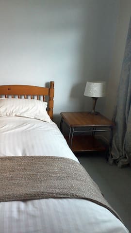 Chelmsford single room free wifi