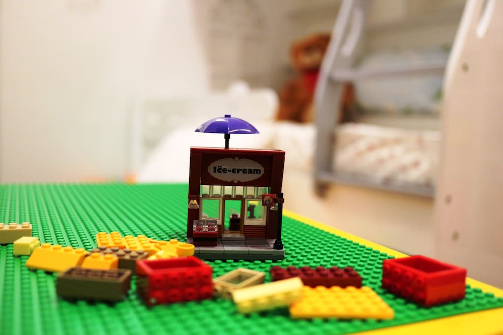 1000pcs of Lego Bricks