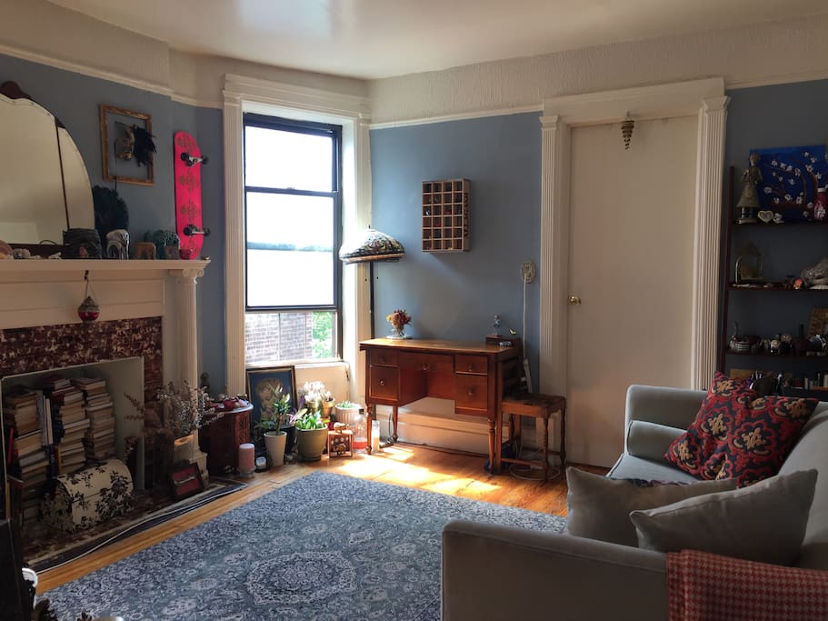 Lots of sunshine in the living room.