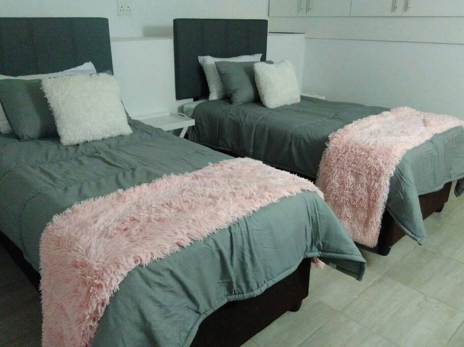Inter-leading family room can convert into • 5 Sleeper – R3000.00 incl breakfast
R2500.00 excl breakfast
• 6 Sleeper – R3600.00 incl breakfast
R3000.00 excl breakfast
• 8 Sleeper – R4200.00 incl breakfast
R3400.00 excl breakfast