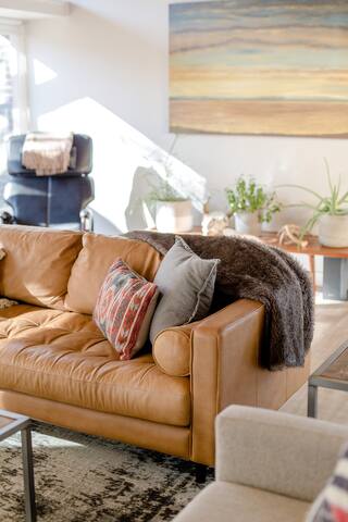 Hillcrest Manor-Mid Century Modern 1963 Art House gallery image 2