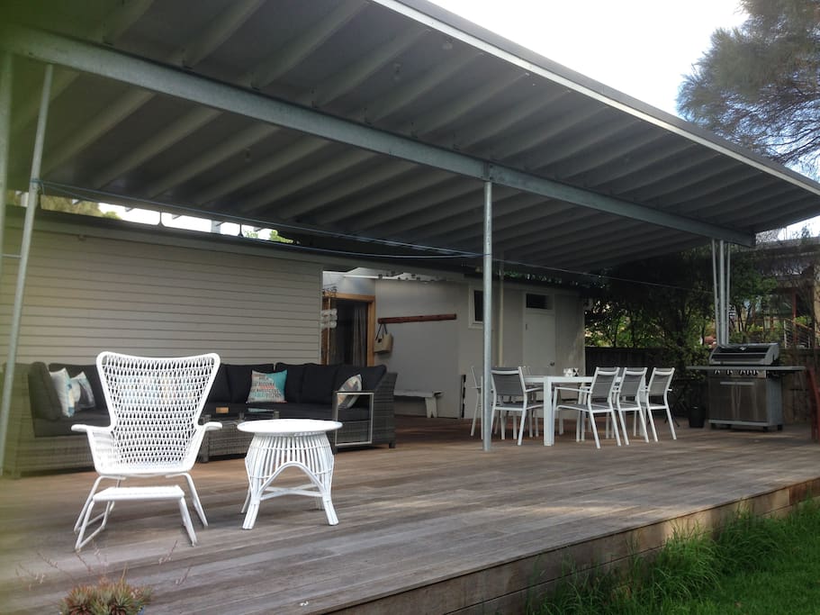 Large back entertainment deck